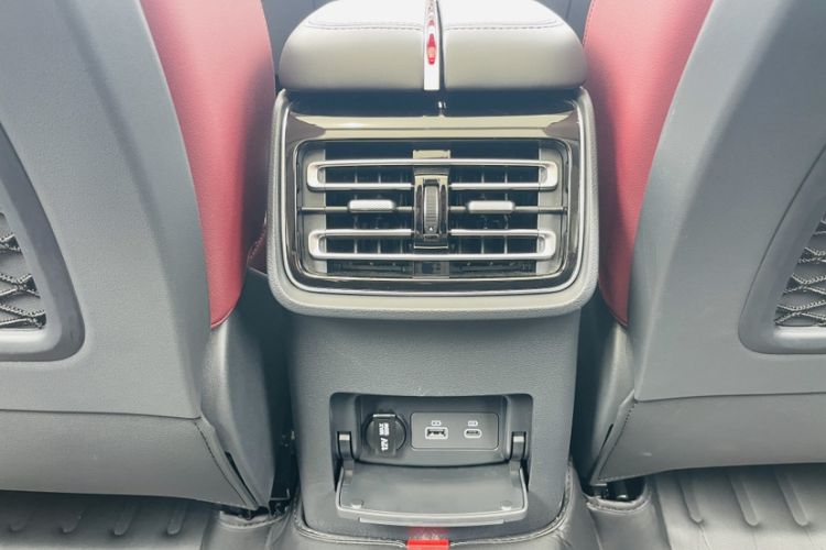 Used Hongqi HS5 2025 2.0T All-Wheel-Drive Flagship Pro Edition Interior 9