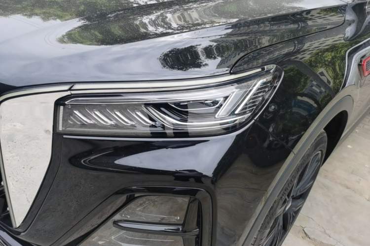Used Hongqi HS5 2025 2.0T All-Wheel-Drive Flagship Pro Edition Left Front Headlight