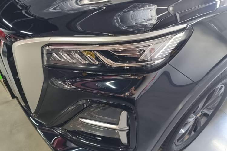 Used Hongqi HS5 2025 2.0T Two-Wheel Drive Flagship Pro Edition Left Front Headlight