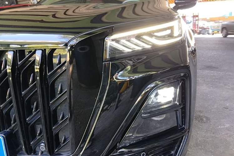 Used Hongqi HS5 2025 2.0T All-Wheel-Drive Xuan Ying Version Left Front Headlight