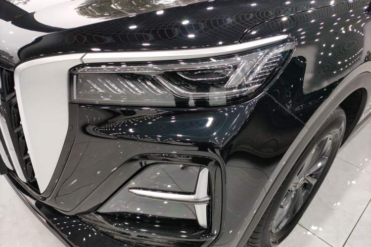 Used Hongqi HS5 2025 2.0T Two-Wheel Drive Flagship Pro Edition Left Front Headlight