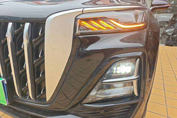Used Hongqi HS5 2025 2.0T Two-Wheel Drive 600 000-Vehicle Commemorative Edition Left Front Headlight