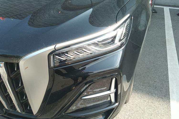 Used Hongqi HS5 2025 2.0T Two-Wheel Drive Flagship Pro Edition Left Front Headlight