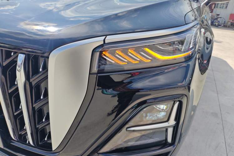 Used Hongqi HS5 2025 2.0T All-Wheel-Drive Flagship Pro Edition Left Front Headlight