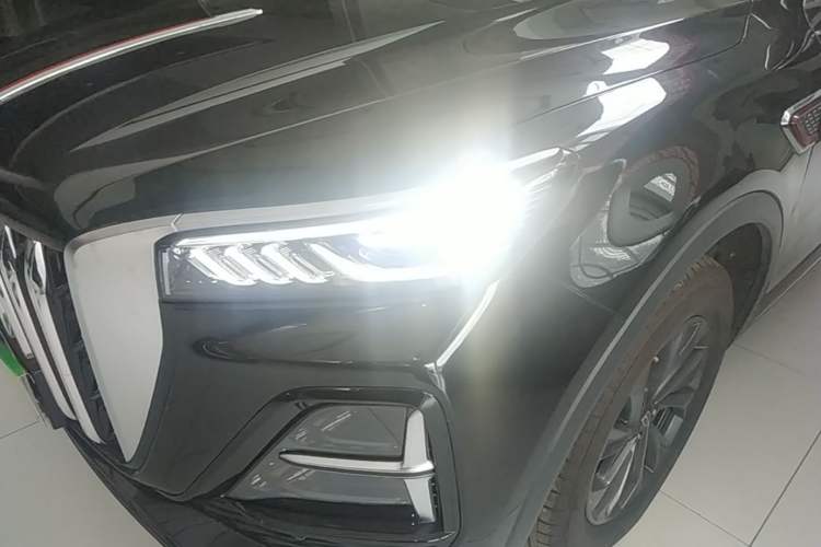 Used Hongqi HS5 2025 2.0T Two-Wheel Drive Flagship Pro Edition Left Front Headlight