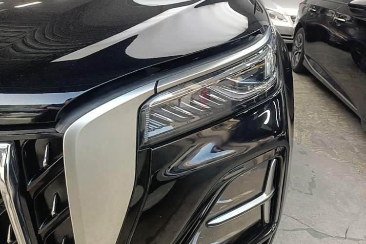 Used Hongqi HS5 2025 2.0T Two-Wheel Drive Flagship Pro Edition Left Front Headlight