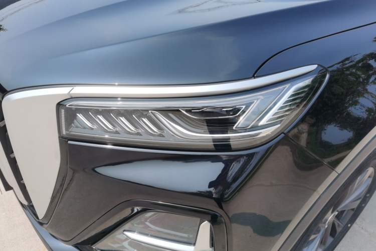 Used Hongqi HS5 2025 2.0T Two-Wheel Drive 600 000-Vehicle Commemorative Edition Left Front Headlight