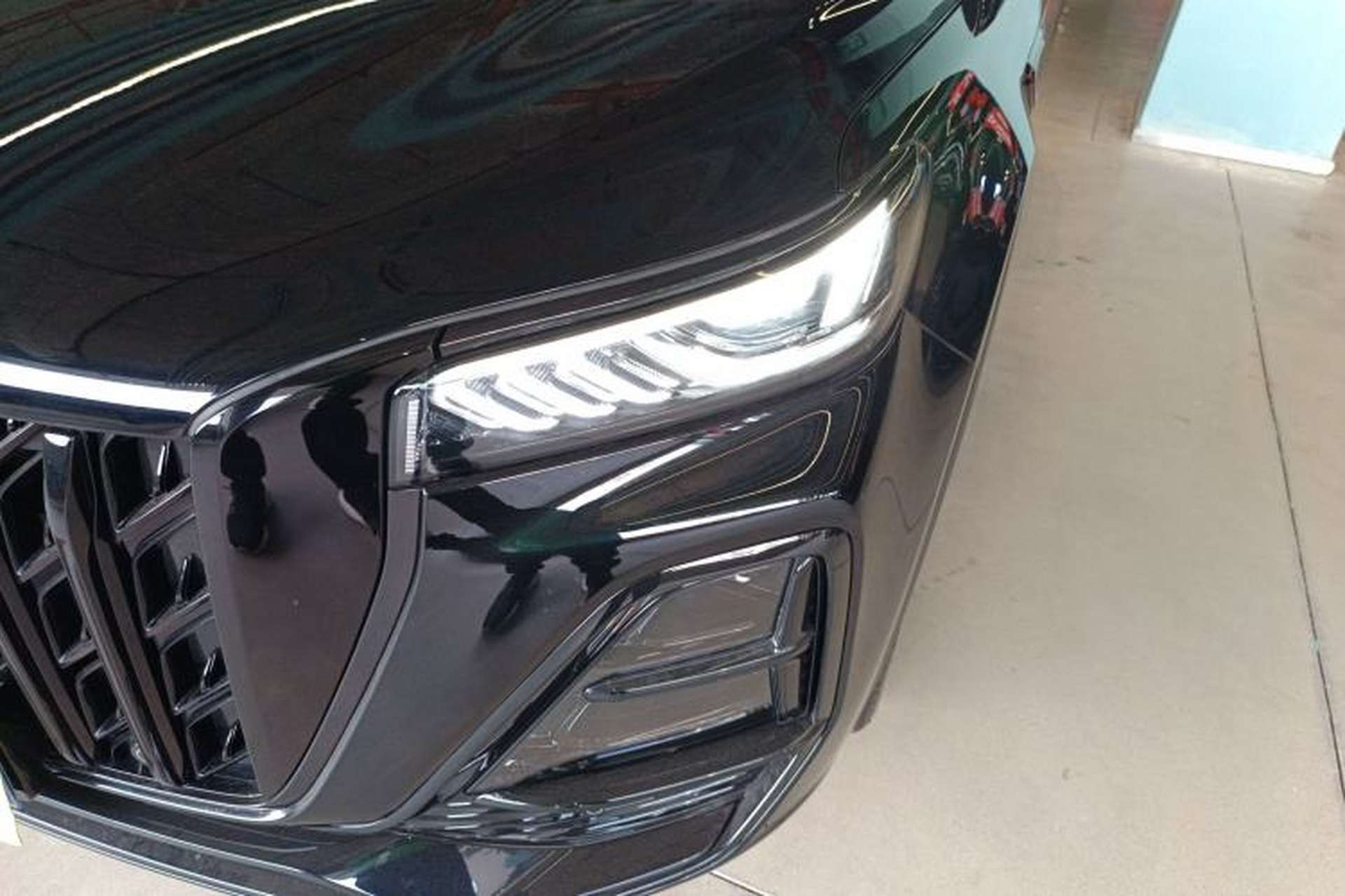 Used Hongqi HS5 2025 2.0T Two-Wheel-Drive Xuan Ying Edition Left Front Headlight