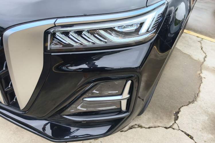 Used Hongqi HS5 2025 2.0T Two-Wheel Drive Flagship Pro Edition Left Front Headlight