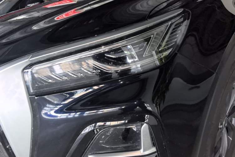 Used Hongqi HS5 2025 2.0T Two-Wheel Drive 600 000-Vehicle Commemorative Edition Left Front Headlight