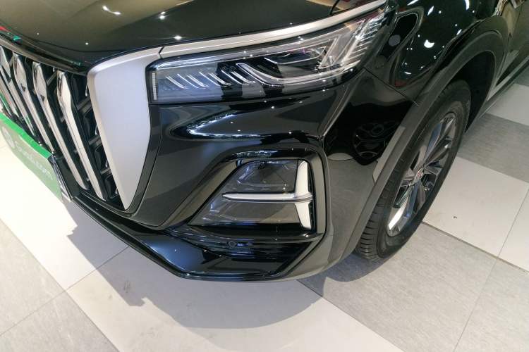 Used Hongqi HS5 2025 2.0T Two-Wheel Drive Flagship Pro Edition Left Front Headlight