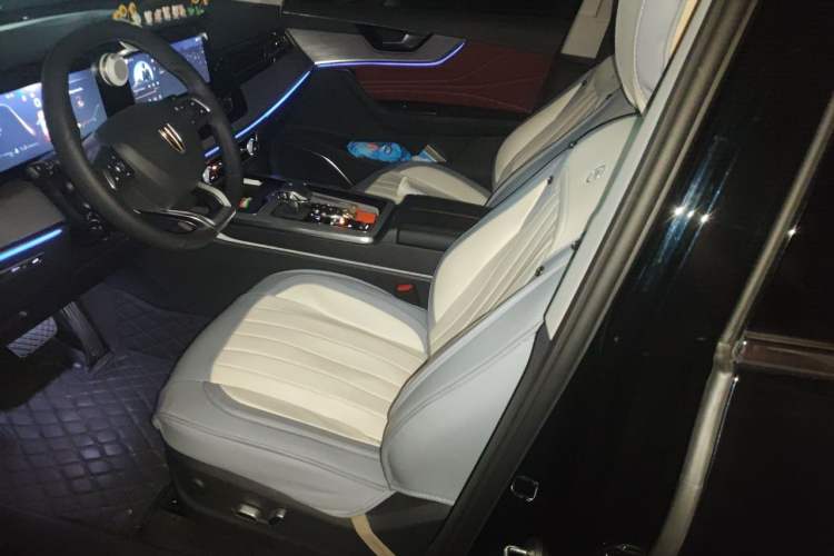 Used Hongqi HS5 2025 2.0T All-Wheel-Drive Flagship Pro Edition Left Front Seat
