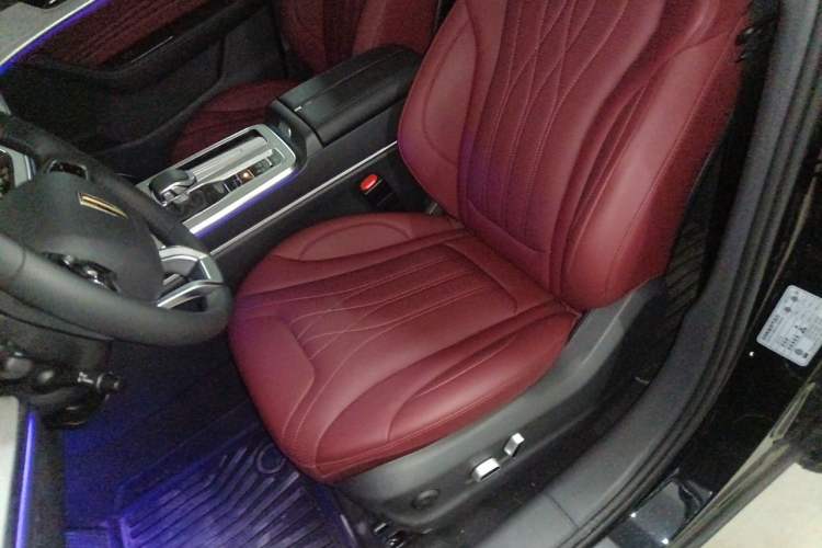 Used Hongqi HS5 2025 2.0T Two-Wheel-Drive Xuan Ying Edition Left Front Seat