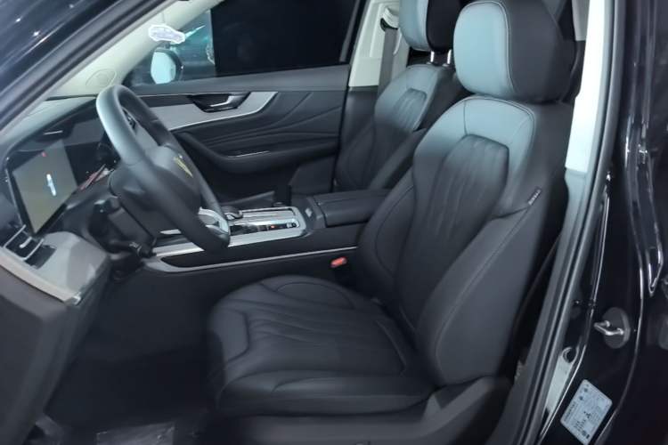 Used Hongqi HS5 2025 2.0T Two-Wheel Drive 600 000-Vehicle Commemorative Edition Left Front Seat