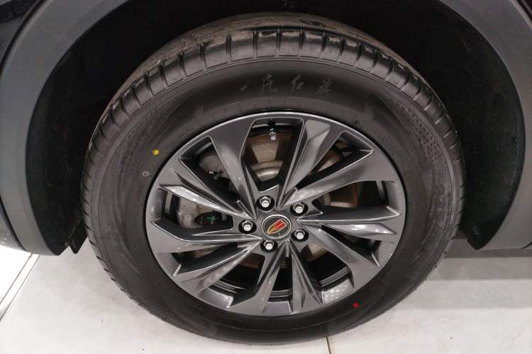 Used Hongqi HS5 2025 2.0T Two-Wheel Drive Flagship Pro Edition Left Front Wheel Hub