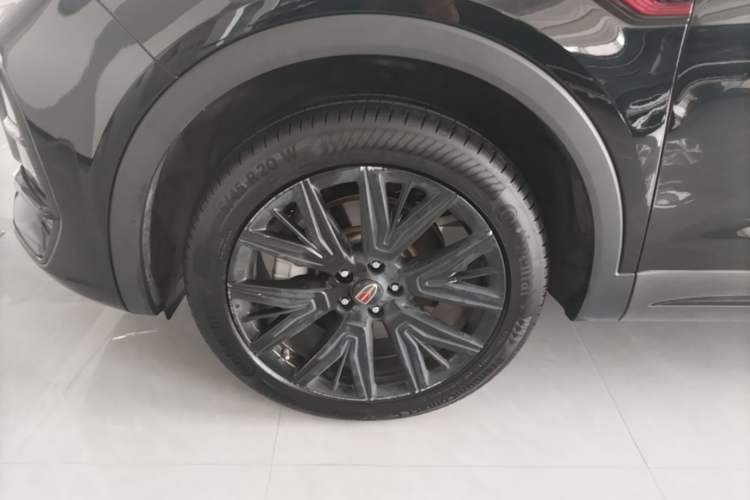 Used Hongqi HS5 2025 2.0T All-Wheel-Drive Xuan Ying Version Left Front Wheel Hub