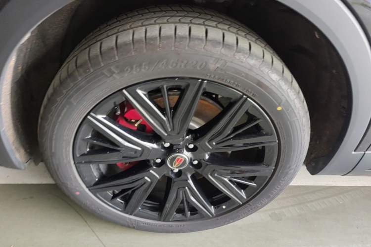 Used Hongqi HS5 2025 2.0T Two-Wheel-Drive Xuan Ying Edition Left Front Wheel Hub