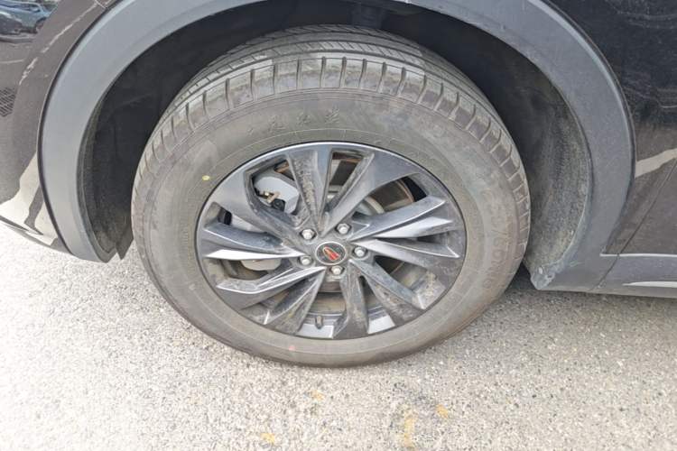 Used Hongqi HS5 2025 2.0T Two-Wheel Drive Flagship Pro Edition Left Front Wheel Hub