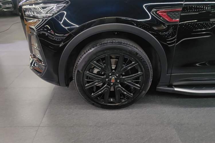 Used Hongqi HS5 2025 2.0T All-Wheel-Drive Xuan Ying Version Left Front Wheel Hub