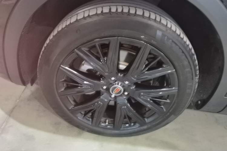 Used Hongqi HS5 2025 2.0T All-Wheel-Drive Xuan Ying Version Left Front Wheel Hub