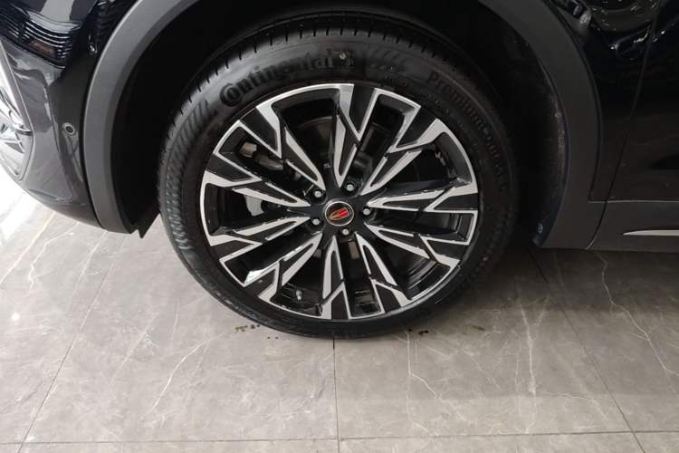 Used Hongqi HS5 2025 2.0T Two-Wheel-Drive Flagship Pro Edition Left Front Wheel Hub