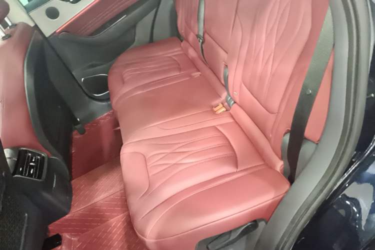 Used Hongqi HS5 2025 2.0T Two-Wheel-Drive Xuan Ying Edition Left Rear Seat