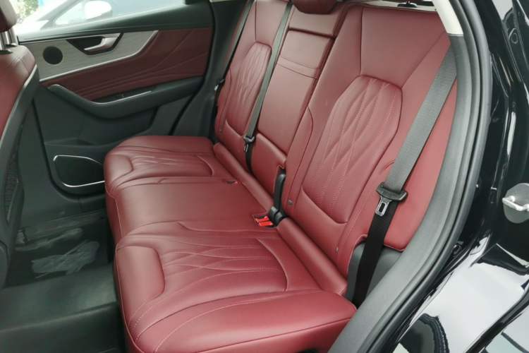 Used Hongqi HS5 2025 2.0T All-Wheel-Drive Flagship Pro Edition Left Rear Seat
