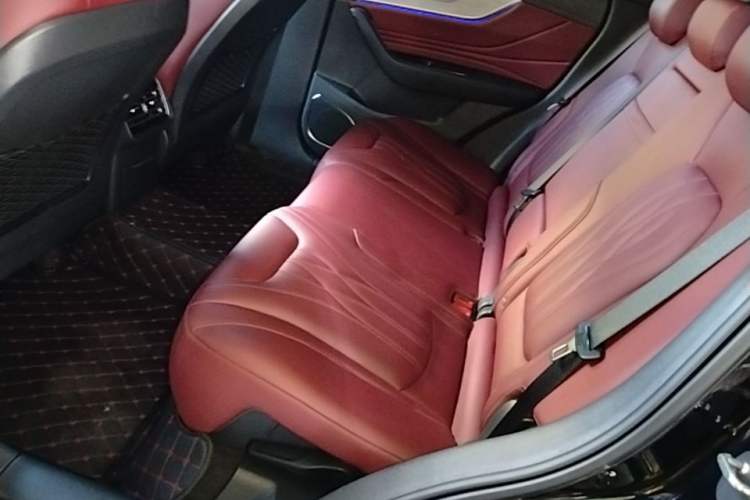 Used Hongqi HS5 2025 2.0T All-Wheel-Drive Xuan Ying Version Left Rear Seat