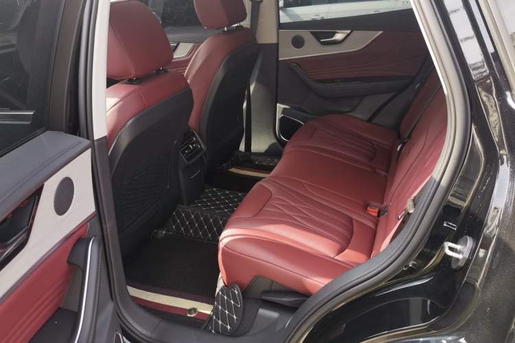 Used Hongqi HS5 2025 2.0T Two-Wheel Drive Flagship Pro Edition Left Rear Seat