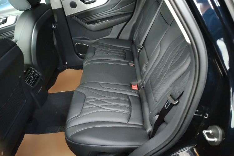 Used Hongqi HS5 2025 2.0T Two-Wheel Drive 600 000-Vehicle Commemorative Edition Left Rear Seat