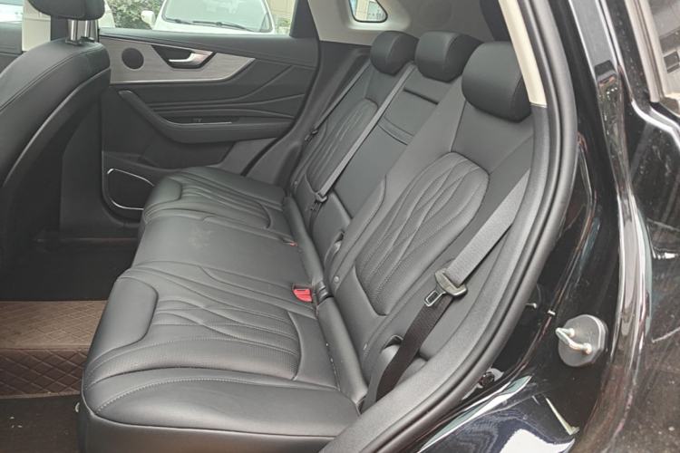 Used Hongqi HS5 2025 2.0T Two-Wheel Drive 600 000-Vehicle Commemorative Edition Left Rear Seat