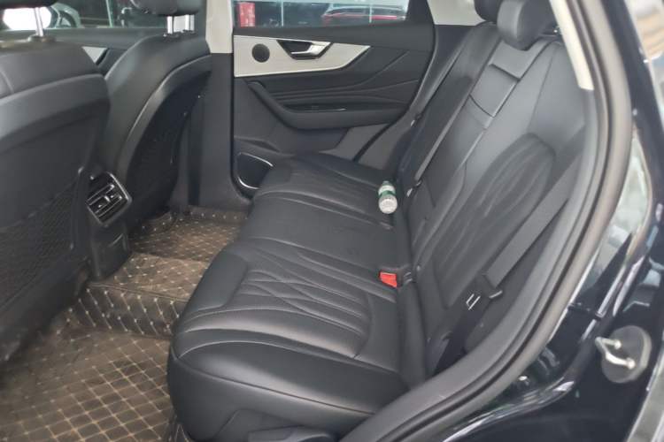Used Hongqi HS5 2025 2.0T Two-Wheel Drive Flagship Pro Edition Left Rear Seat