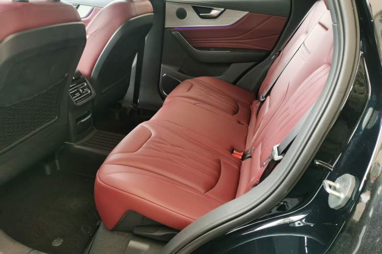 Used Hongqi HS5 2025 2.0T Two-Wheel-Drive Xuan Ying Edition Left Rear Seat