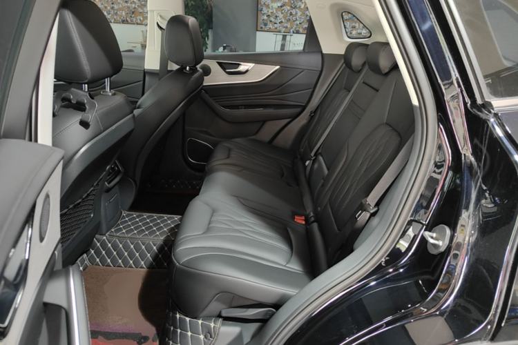 Used Hongqi HS5 2025 2.0T Two-Wheel Drive 600 000-Vehicle Commemorative Edition Left Rear Seat