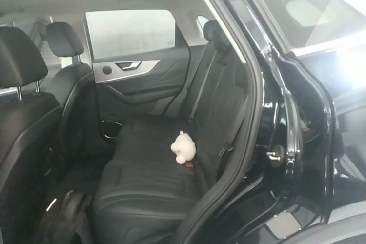 Used Hongqi HS5 2025 2.0T Two-Wheel Drive Flagship Pro Edition Left Rear Seat