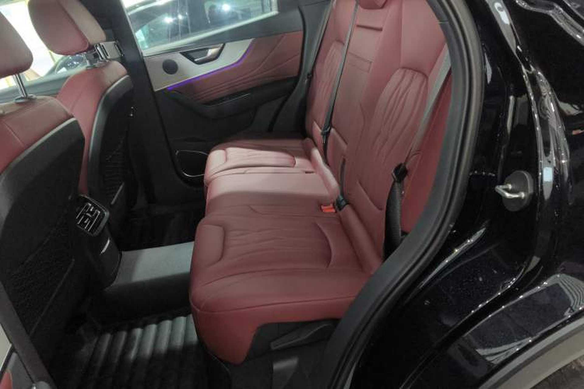 Used Hongqi HS5 2025 2.0T Two-Wheel-Drive Xuan Ying Edition Left Rear Seat