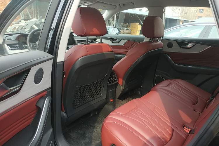 Used Hongqi HS5 2025 2.0T All-Wheel-Drive Flagship Pro Edition Left Rear Seat