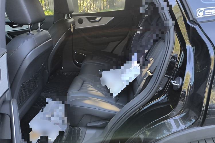 Used Hongqi HS5 2025 2.0T Two-Wheel-Drive Xuan Ying Edition Left Rear Seat