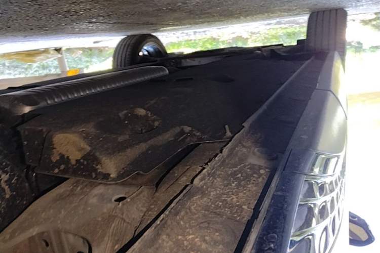 Used Hongqi HS5 2025 2.0T All-Wheel-Drive Xuan Ying Version Left Side Sill