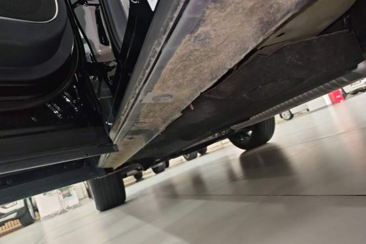 Used Hongqi HS5 2025 2.0T All-Wheel-Drive Xuan Ying Version Left Side Sill