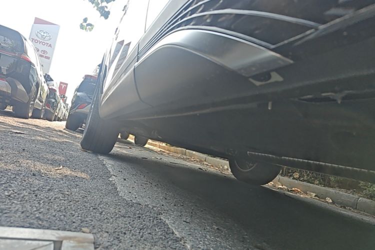 Used Hongqi HS5 2025 2.0T Two-Wheel Drive Flagship Pro Edition Left Side Sill