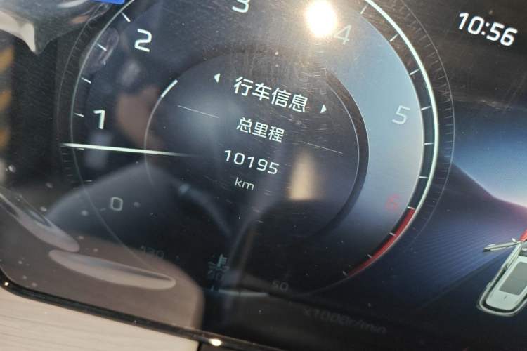 Used Hongqi HS5 2025 2.0T Two-Wheel-Drive Xuan Ying Edition Odometer Close Up