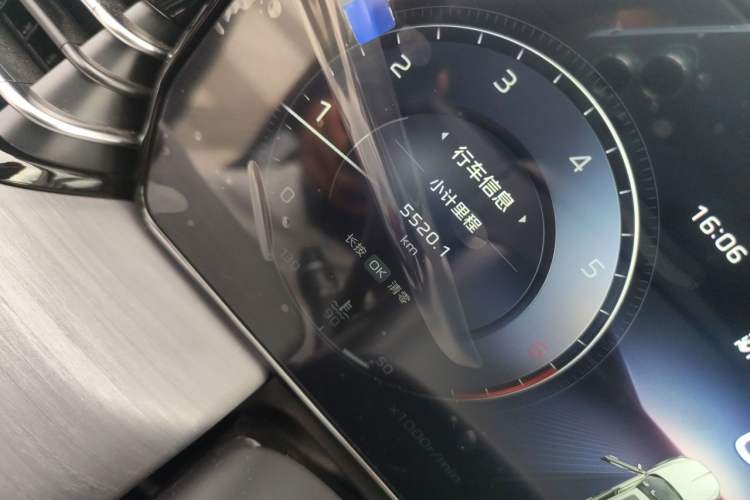 Used Hongqi HS5 2025 2.0T Two-Wheel Drive Flagship Pro Edition Odometer Close Up
