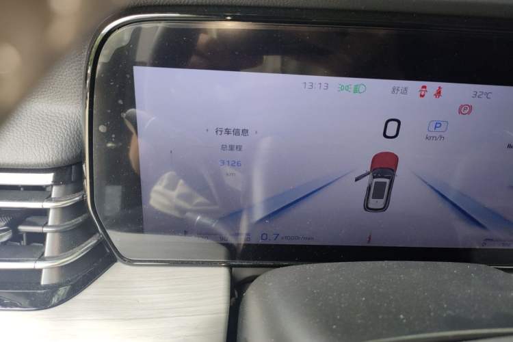 Used Hongqi HS5 2025 2.0T Two-Wheel Drive 600 000-Vehicle Commemorative Edition Odometer Close Up