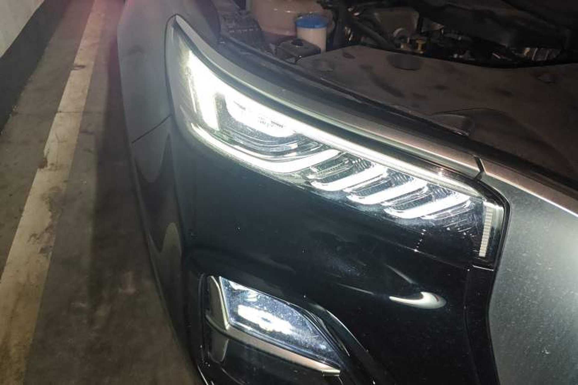 Used Hongqi HS5 2025 2.0T Two-Wheel Drive Flagship Pro Edition Right Front Headlight