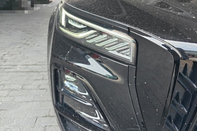 Used Hongqi HS5 2025 2.0T All-Wheel-Drive Xuan Ying Version Right Front Headlight
