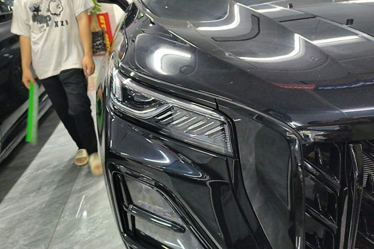 Used Hongqi HS5 2025 2.0T Two-Wheel-Drive Xuan Ying Edition Right Front Headlight