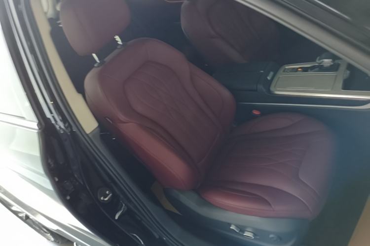 Used Hongqi HS5 2025 2.0T Two-Wheel Drive Flagship Pro Edition Right Front Seat