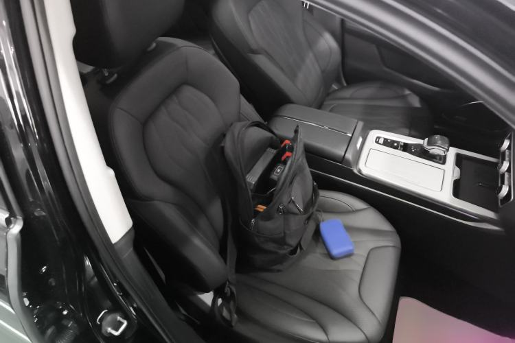 Used Hongqi HS5 2025 2.0T Two-Wheel Drive Flagship Pro Edition Right Front Seat