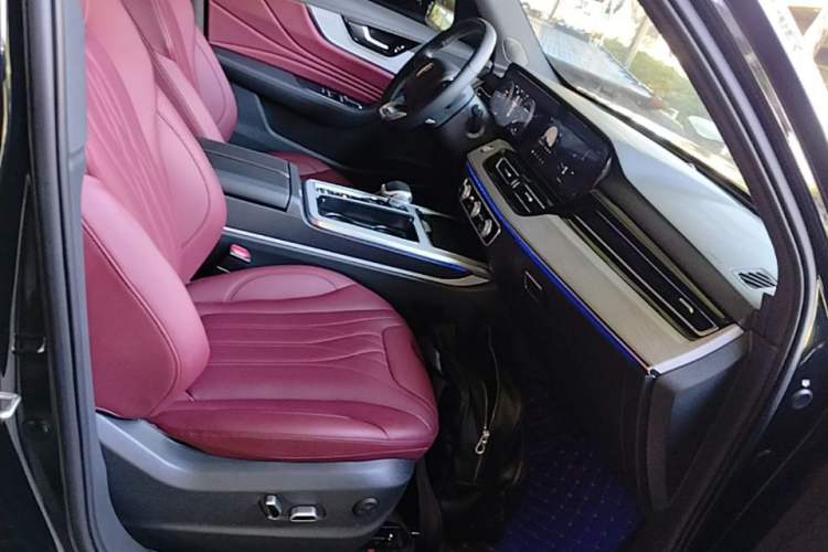Used Hongqi HS5 2025 2.0T All-Wheel-Drive Xuan Ying Version Right Front Seat